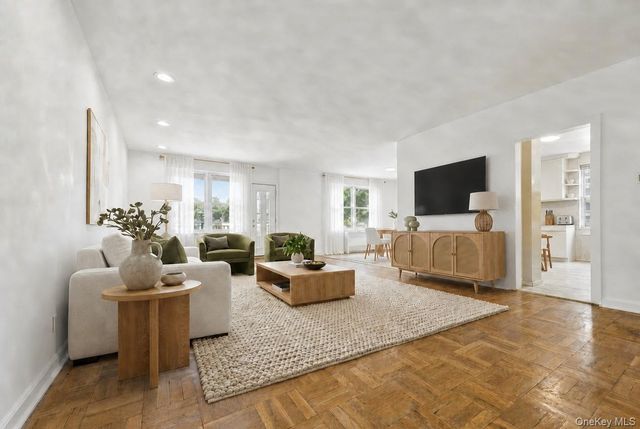 162-41 Powells Cove Boulevard 1G, Beechhurst, NY 11357