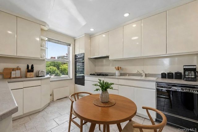 162-41 Powells Cove Boulevard 1G, Beechhurst, NY 11357