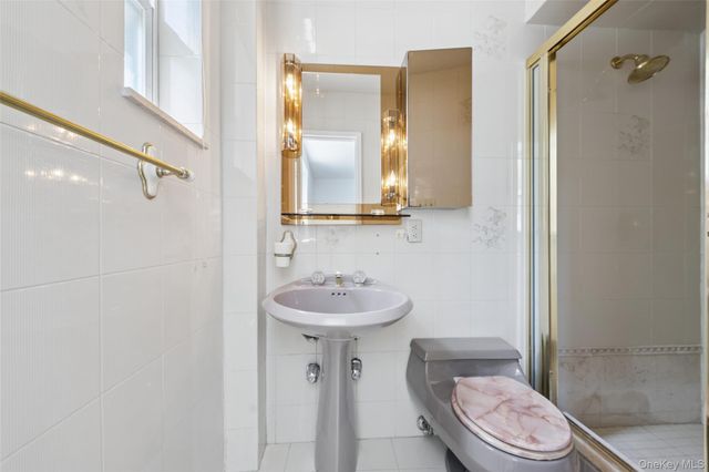 162-41 Powells Cove Boulevard 1G, Beechhurst, NY 11357