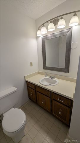 2633 S Kings Arms Circle, Centerville, OH 45440