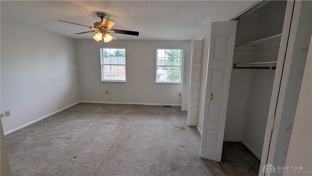 2633 S Kings Arms Circle, Centerville, OH 45440