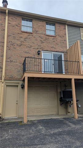 2633 S Kings Arms Circle, Centerville, OH 45440