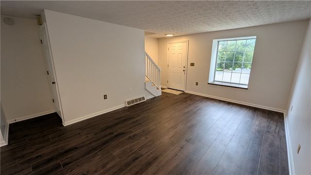2633 S Kings Arms Circle, Centerville, OH 45440