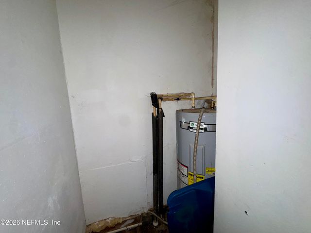 2051 FRANK E Avenue, Jacksonville, FL 32208