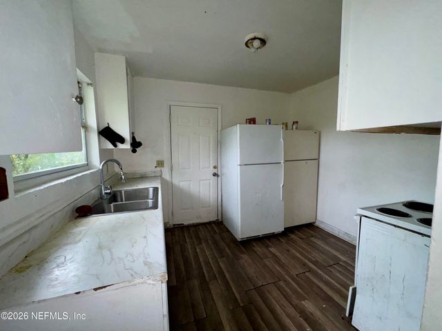 2051 FRANK E Avenue, Jacksonville, FL 32208