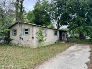 2051 FRANK E Avenue, Jacksonville, FL 32208