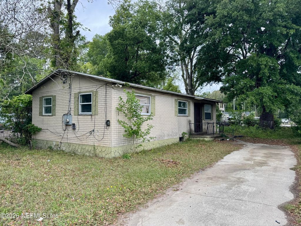 2051 FRANK E Avenue, Jacksonville, FL 32208