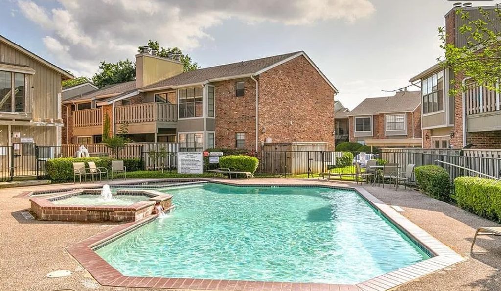 2700 Silver Creek Drive 166, Arlington, TX 76006 — exterior