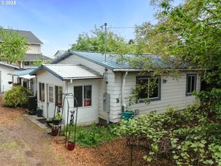 7355 Se FRANCES St, Hillsboro, OR 97123