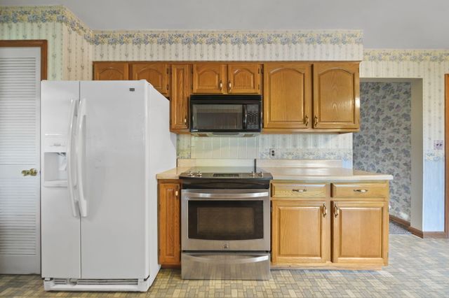 5875 US-127, Addison, MI 49220