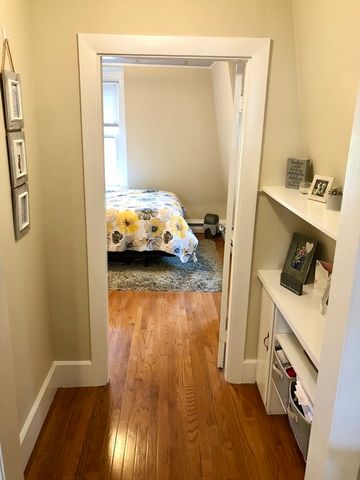 154 Central St 10, Somerville, MA 02145