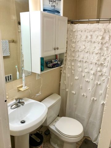 154 Central St 10, Somerville, MA 02145