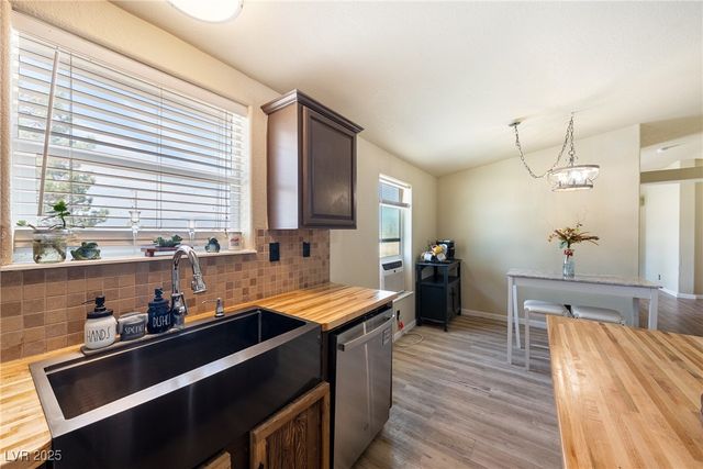 2600 West Gamebird Road, Pahrump, NV 89048