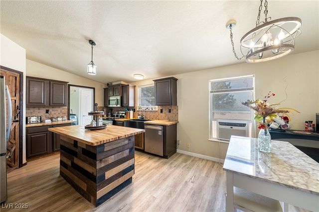 2600 West Gamebird Road, Pahrump, NV 89048