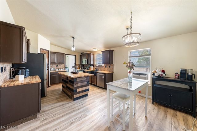 2600 West Gamebird Road, Pahrump, NV 89048