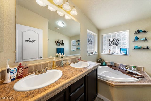 2600 West Gamebird Road, Pahrump, NV 89048