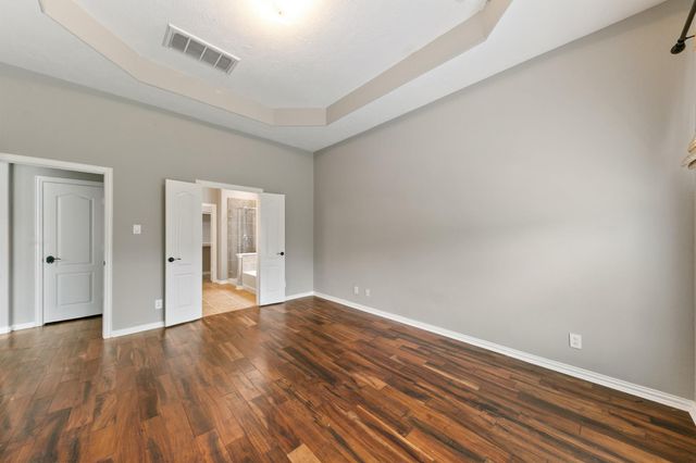 9438 Emerald Lakes Drive, Rosharon, TX 77583