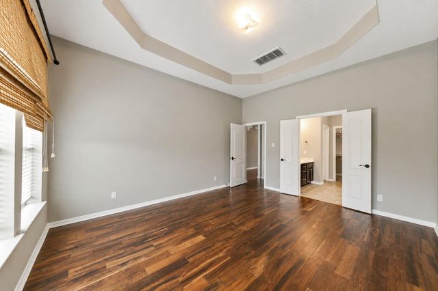 9438 Emerald Lakes Drive, Rosharon, TX 77583