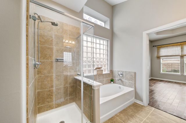 9438 Emerald Lakes Drive, Rosharon, TX 77583