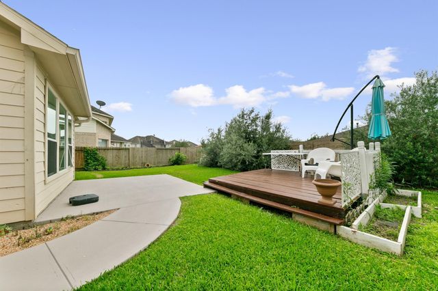 9438 Emerald Lakes Drive, Rosharon, TX 77583