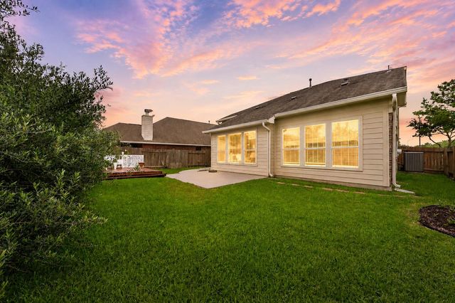9438 Emerald Lakes Drive, Rosharon, TX 77583