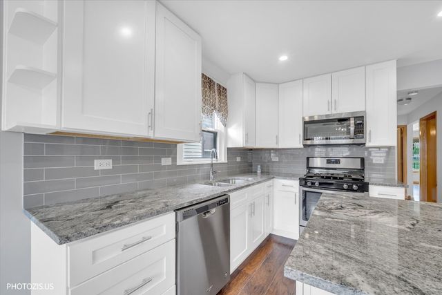 4043 N Wagner Avenue, Schiller Park, IL 60176