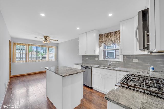 4043 N Wagner Avenue, Schiller Park, IL 60176