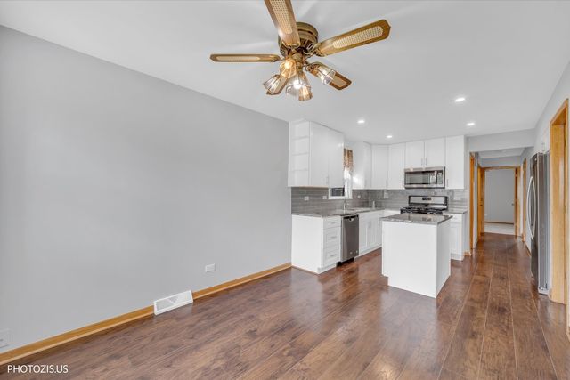 4043 N Wagner Avenue, Schiller Park, IL 60176