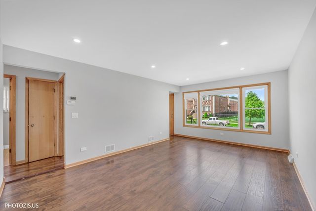 4043 N Wagner Avenue, Schiller Park, IL 60176