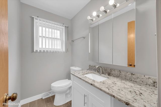 4043 N Wagner Avenue, Schiller Park, IL 60176