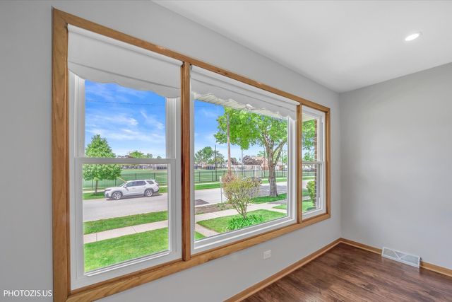 4043 N Wagner Avenue, Schiller Park, IL 60176