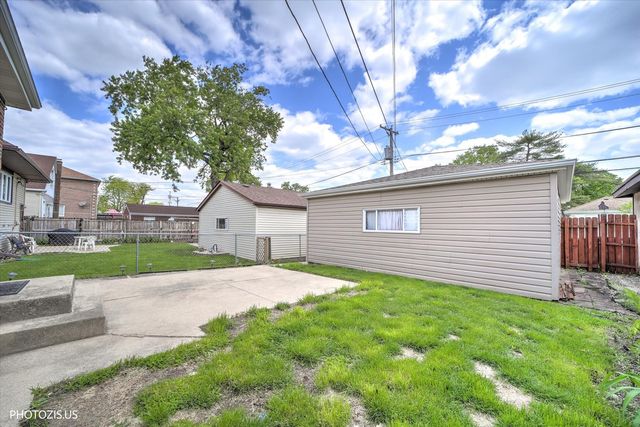 4043 N Wagner Avenue, Schiller Park, IL 60176