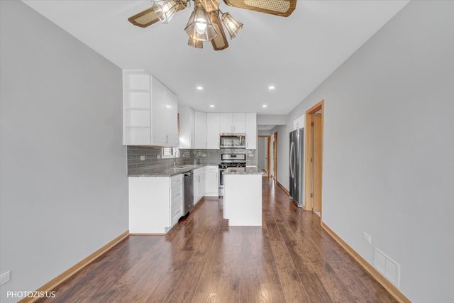 4043 N Wagner Avenue, Schiller Park, IL 60176