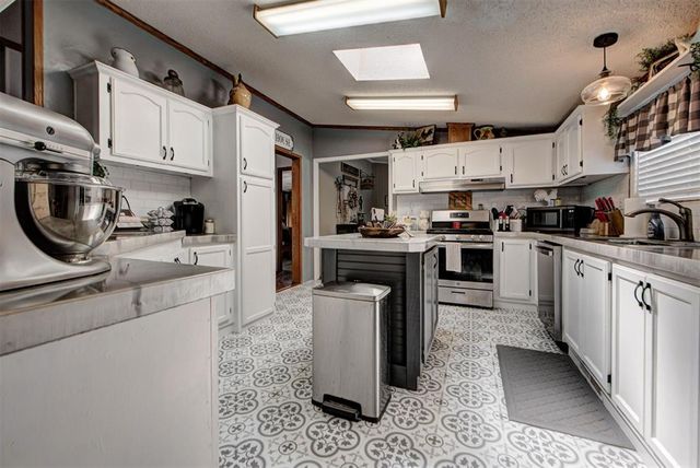 10501 E Turtle Creek Circle, Lexington, OK 73051