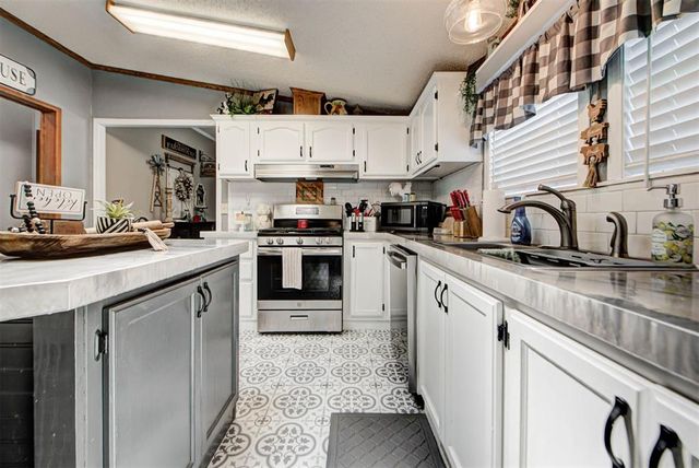 10501 E Turtle Creek Circle, Lexington, OK 73051