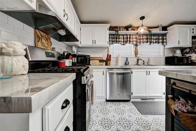 10501 E Turtle Creek Circle, Lexington, OK 73051