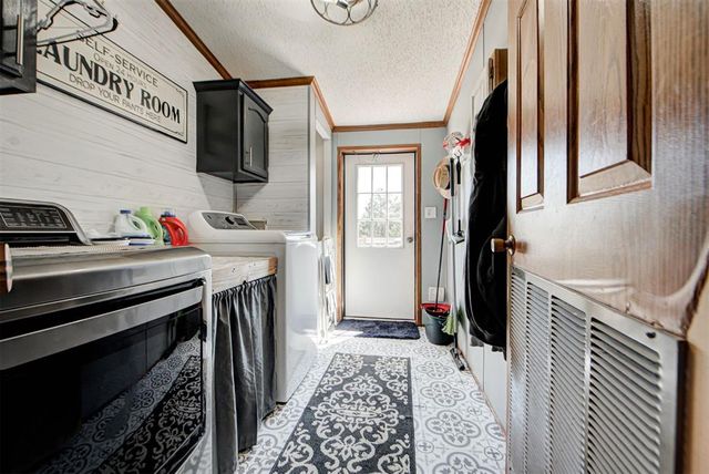 10501 E Turtle Creek Circle, Lexington, OK 73051