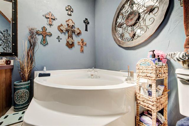 10501 E Turtle Creek Circle, Lexington, OK 73051