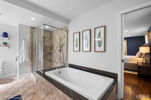 8142 Amherst Avenue, University City, MO 63130