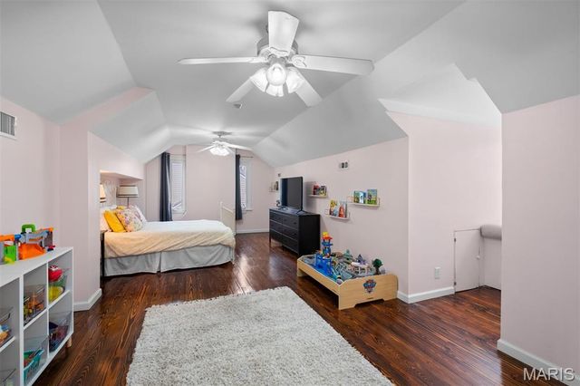 8142 Amherst Avenue, University City, MO 63130