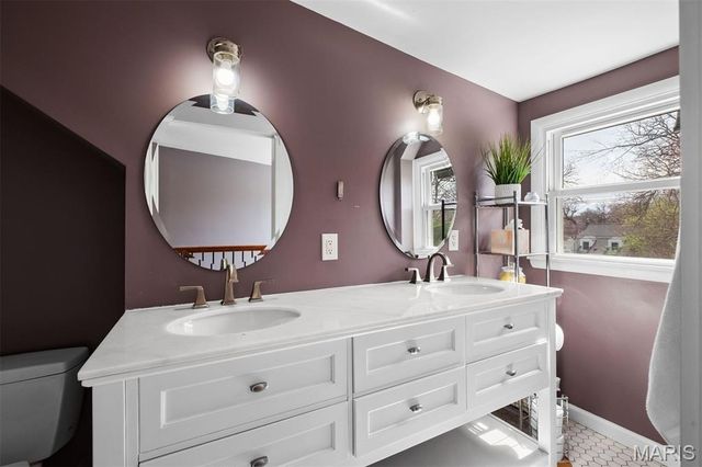 8142 Amherst Avenue, University City, MO 63130