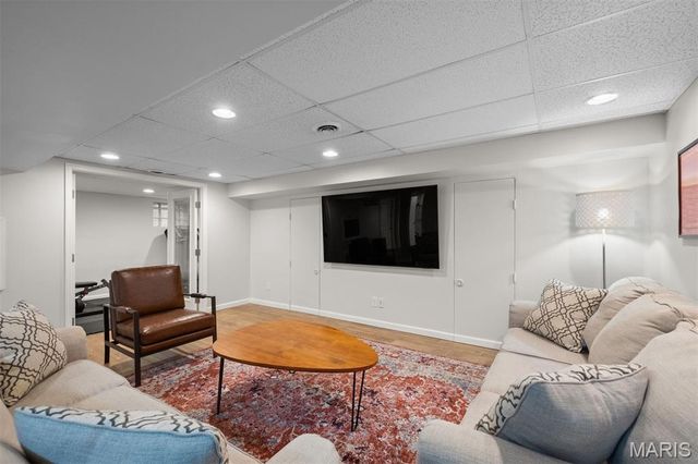 8142 Amherst Avenue, University City, MO 63130