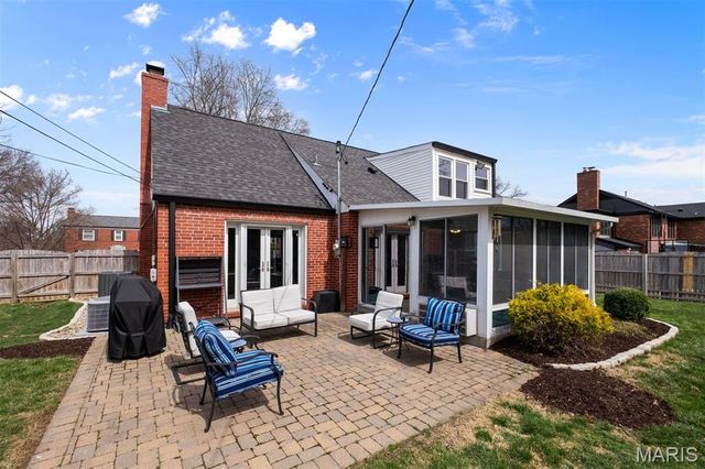 8142 Amherst Avenue, University City, MO 63130