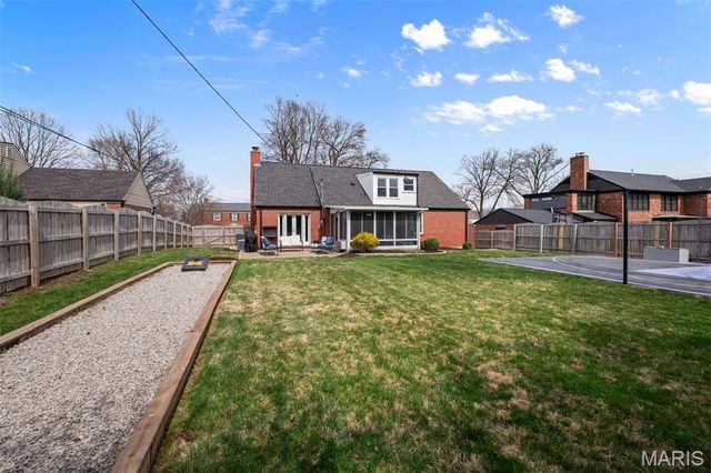 8142 Amherst Avenue, University City, MO 63130