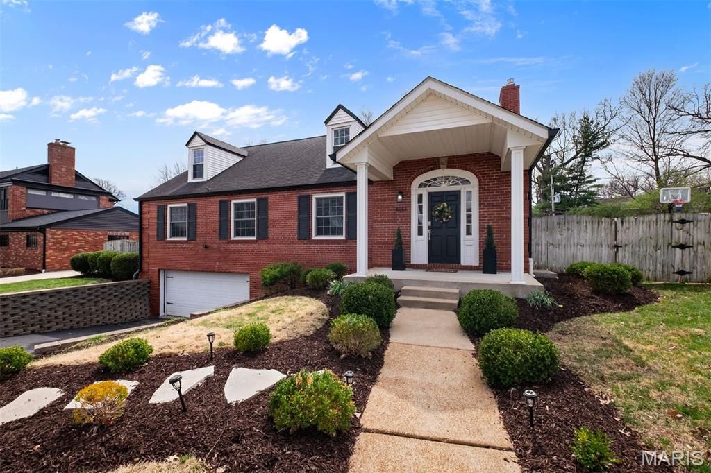 8142 Amherst Avenue, University City, MO 63130