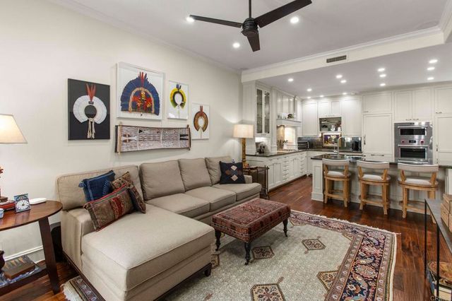 9784 Claiborne Square, La Jolla, CA 92037