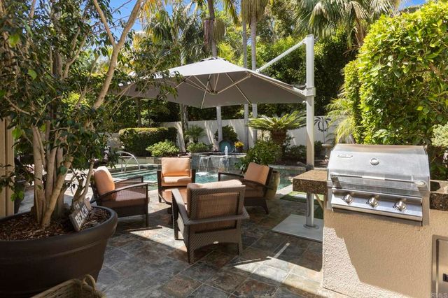 9784 Claiborne Square, La Jolla, CA 92037