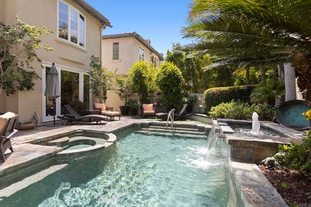 9784 Claiborne Square, La Jolla, CA 92037