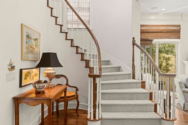 9784 Claiborne Square, La Jolla, CA 92037