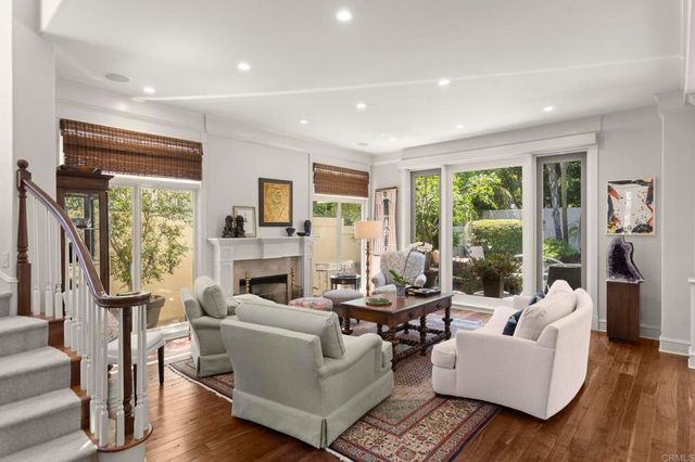 9784 Claiborne Square, La Jolla, CA 92037